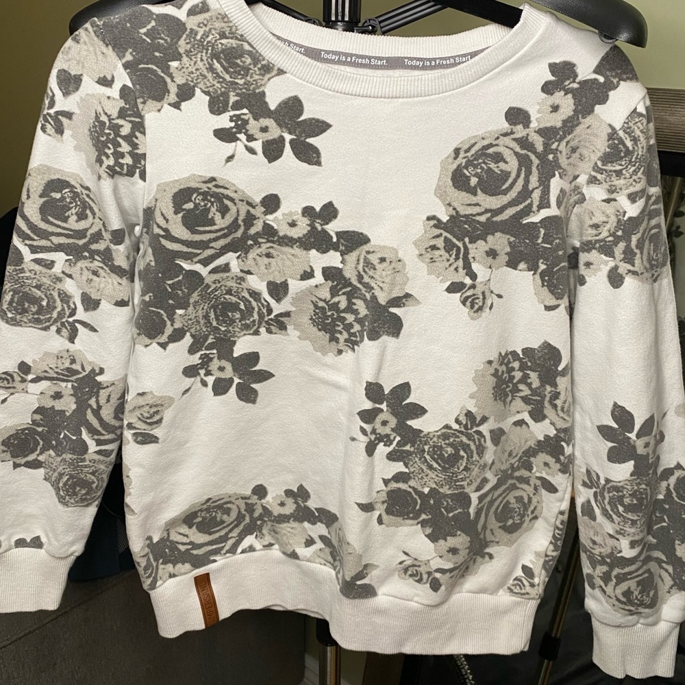 AMPERSAND Floral Print Women's Sweater